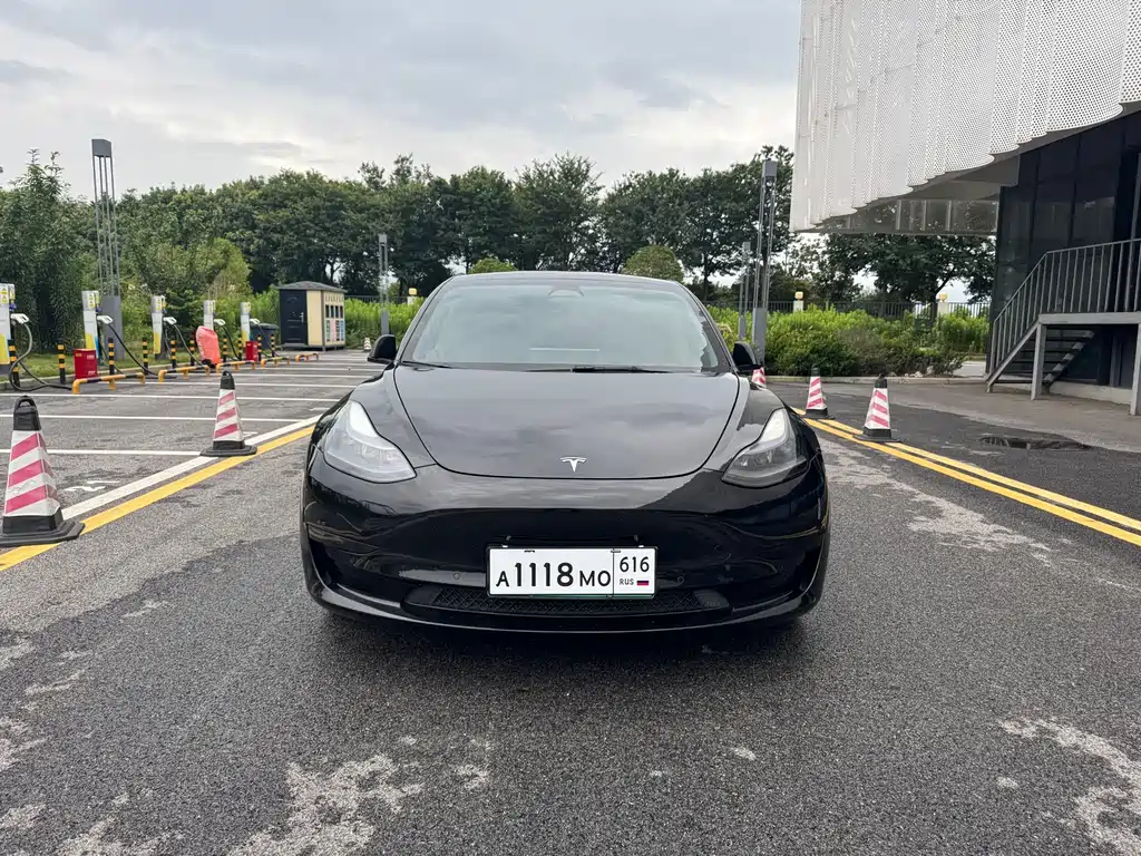 Tesla Model 3 2022 — фото 1