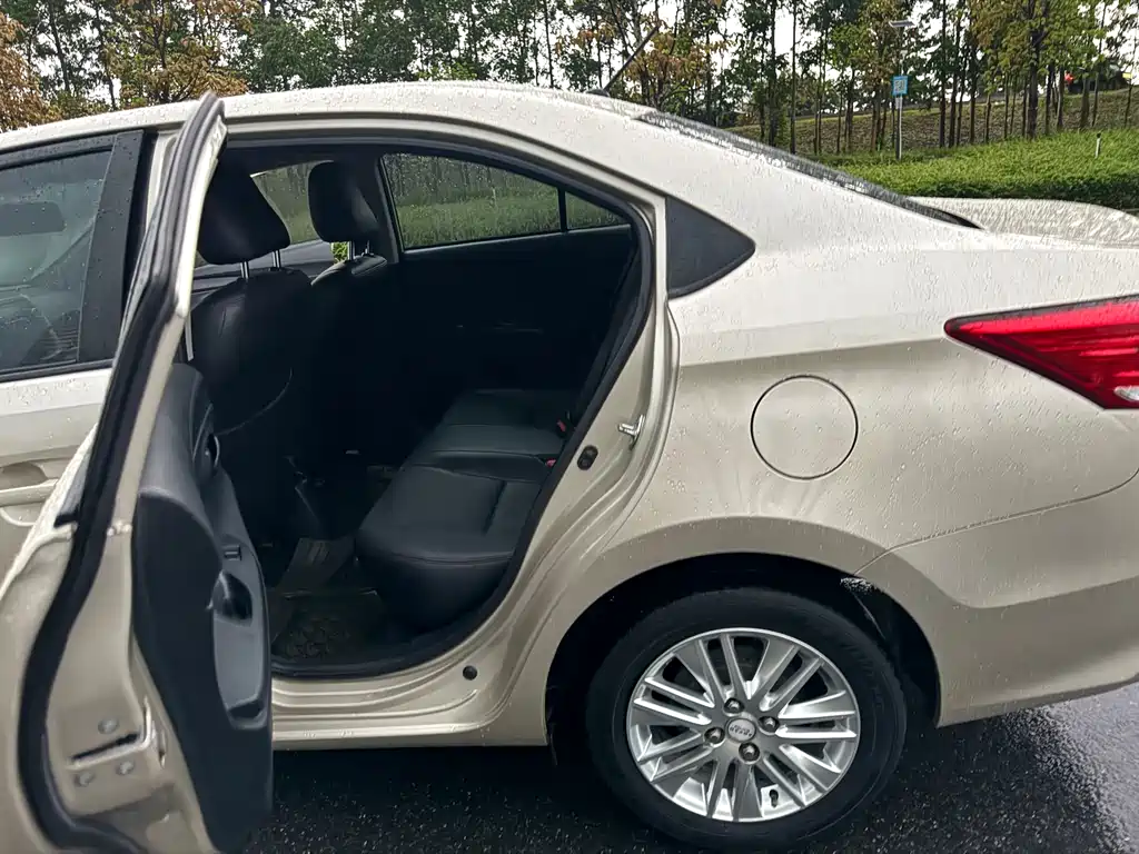 Toyota Vios 2018 — фото 11