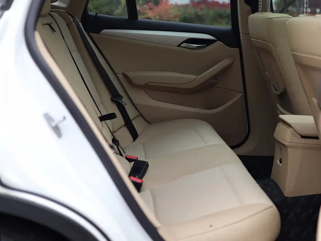 BMW X1 2014 — фото 19