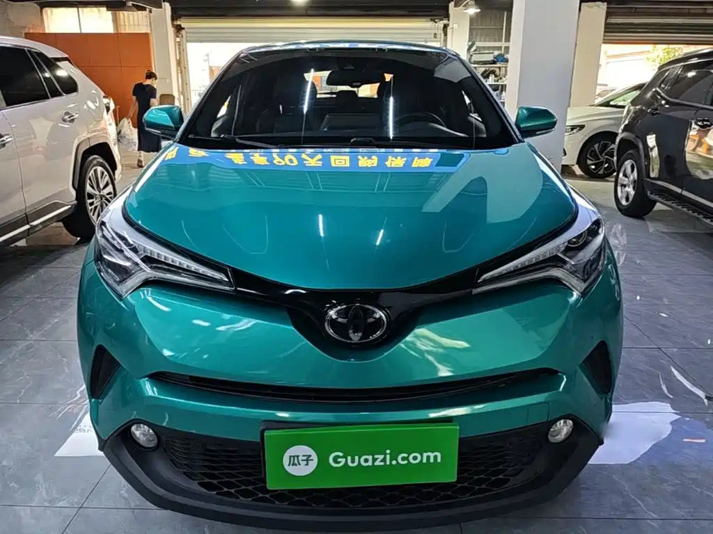 Toyota C-HR 2019 — фото 3