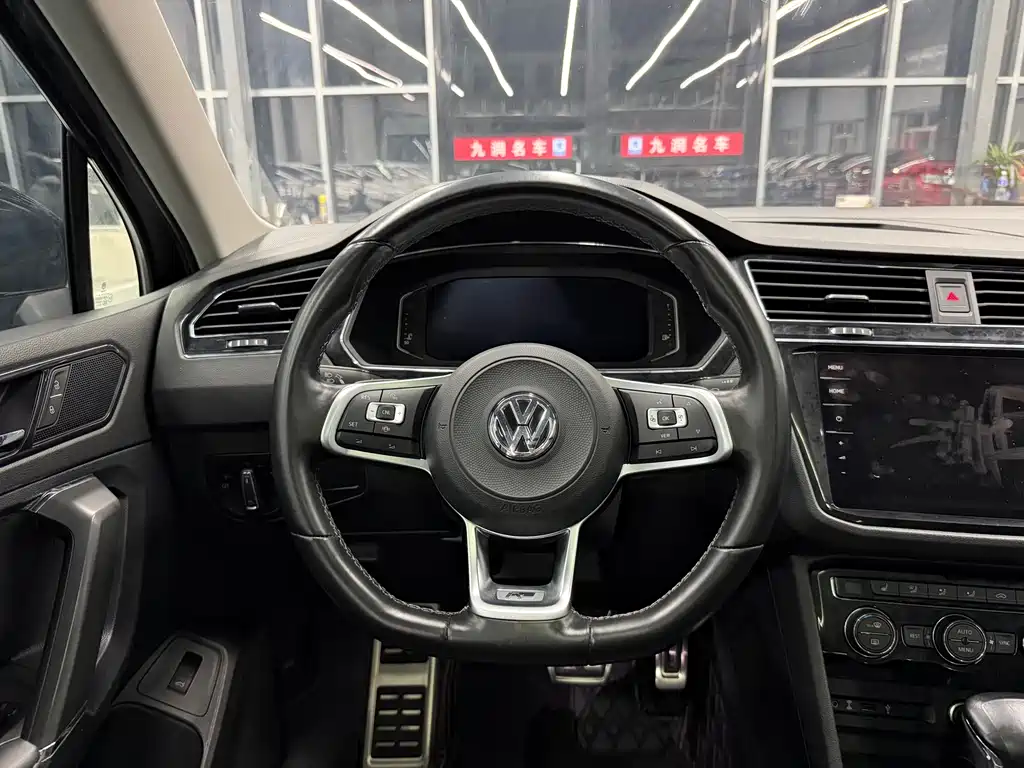 Volkswagen Tiguan L 2020 — фото 10