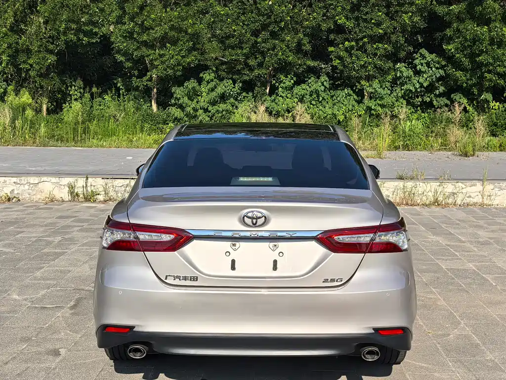 Toyota Camry 2019 — фото 6