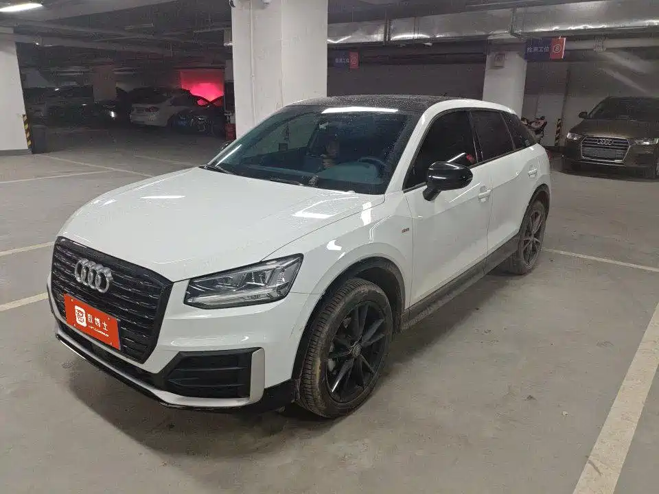 Audi Q2L 2021 — фото 1