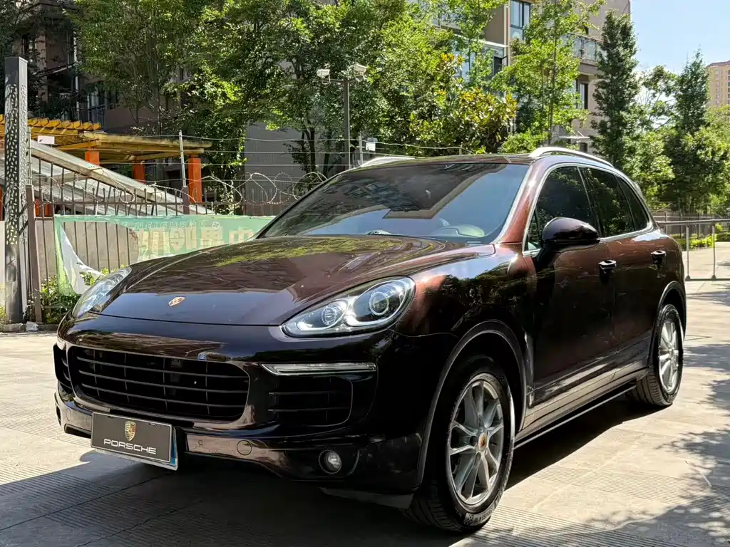 Porsche Cayenne 2017 — фото 34