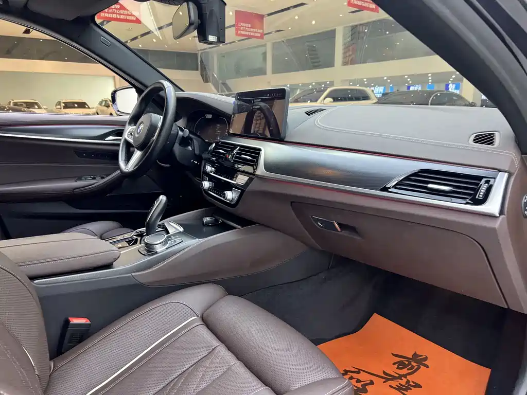 BMW 5 Series New Energy 2021 — фото 13