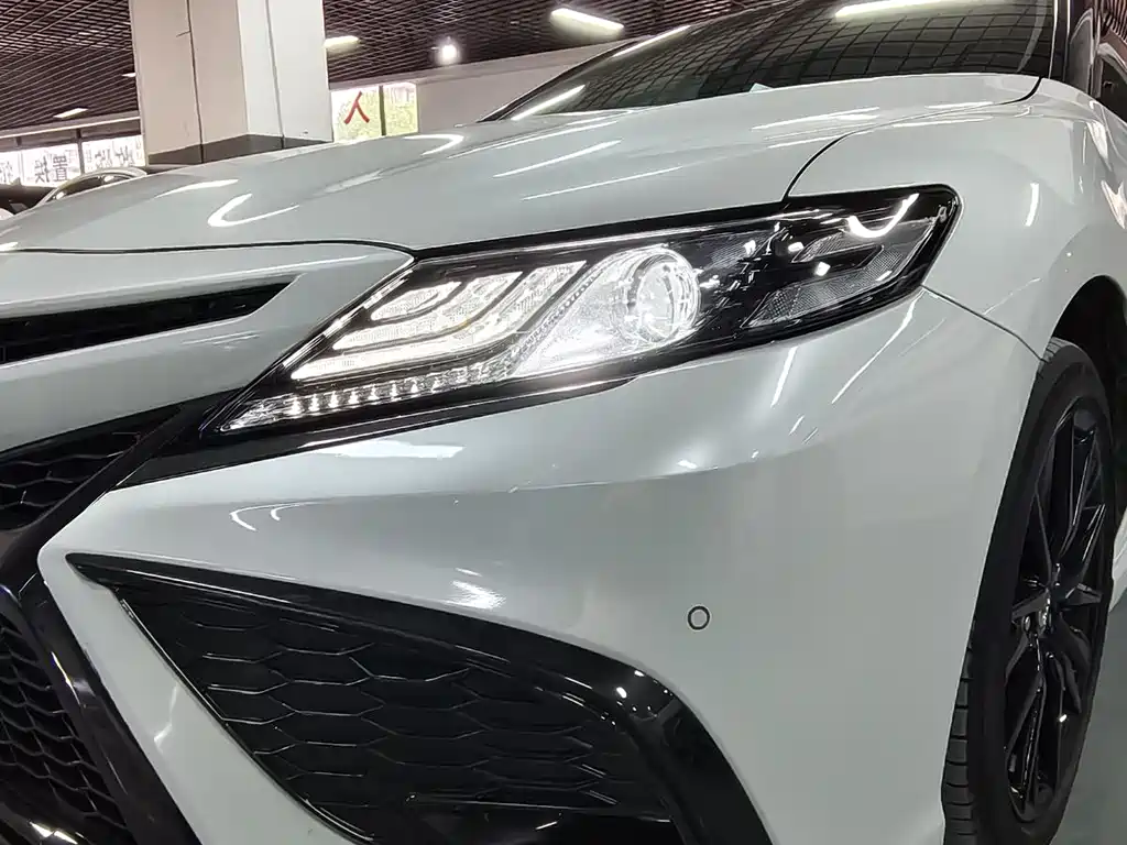 Toyota Camry 2023 — фото 15