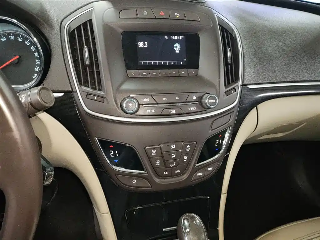 Buick Regal 2015 — фото 10