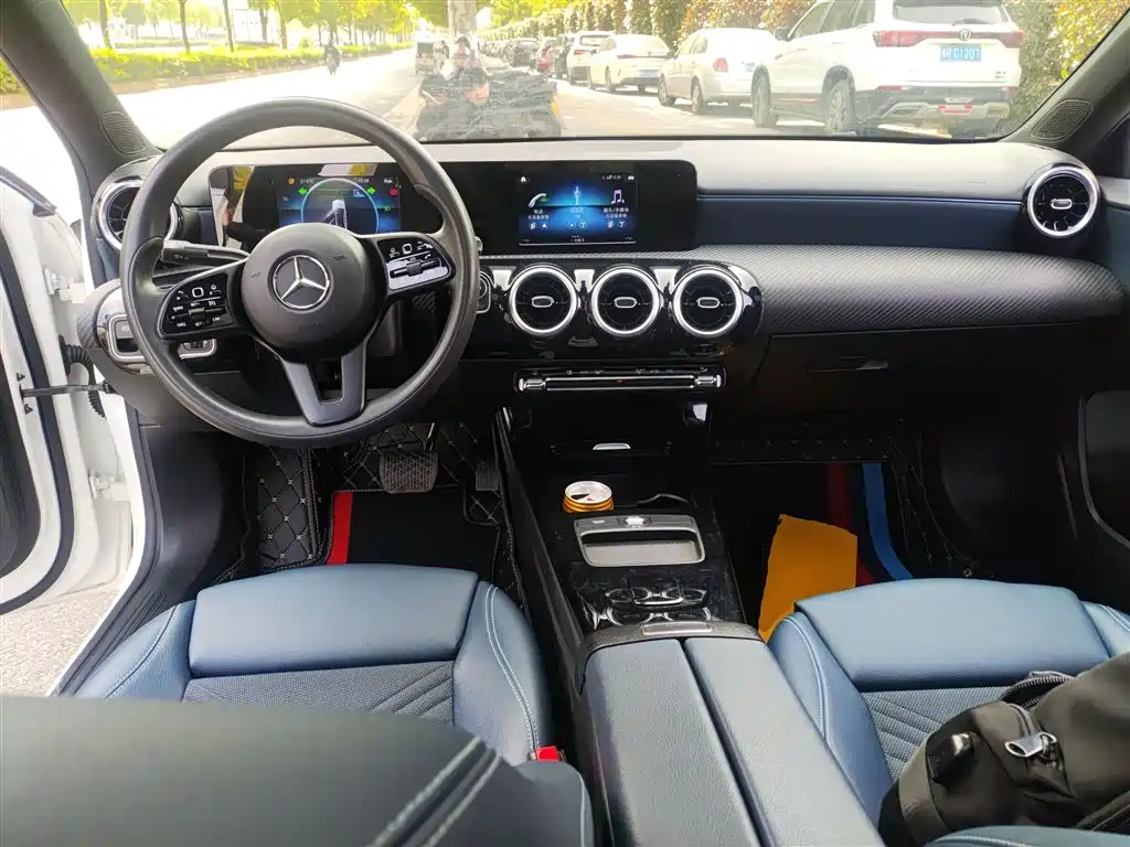 Mercedes-Benz A-Class 2021 — фото 10