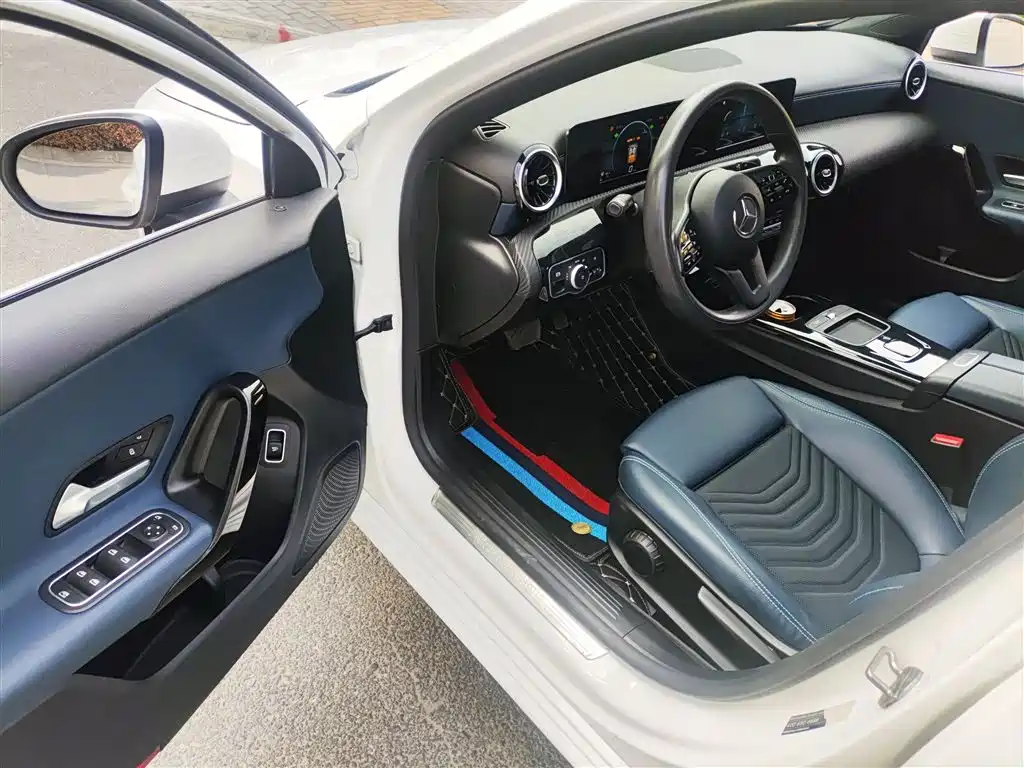 Mercedes-Benz A-Class 2021 — фото 16