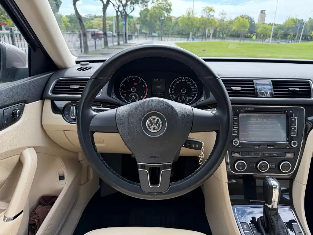 Volkswagen Passat 2012
