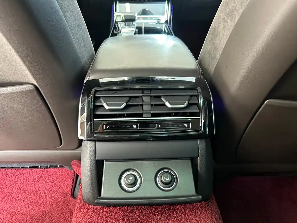 Audi A8 2021 — фото 16