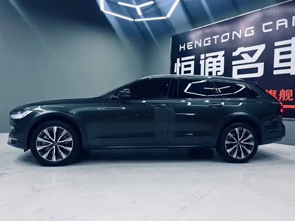 Volvo V90 2021
