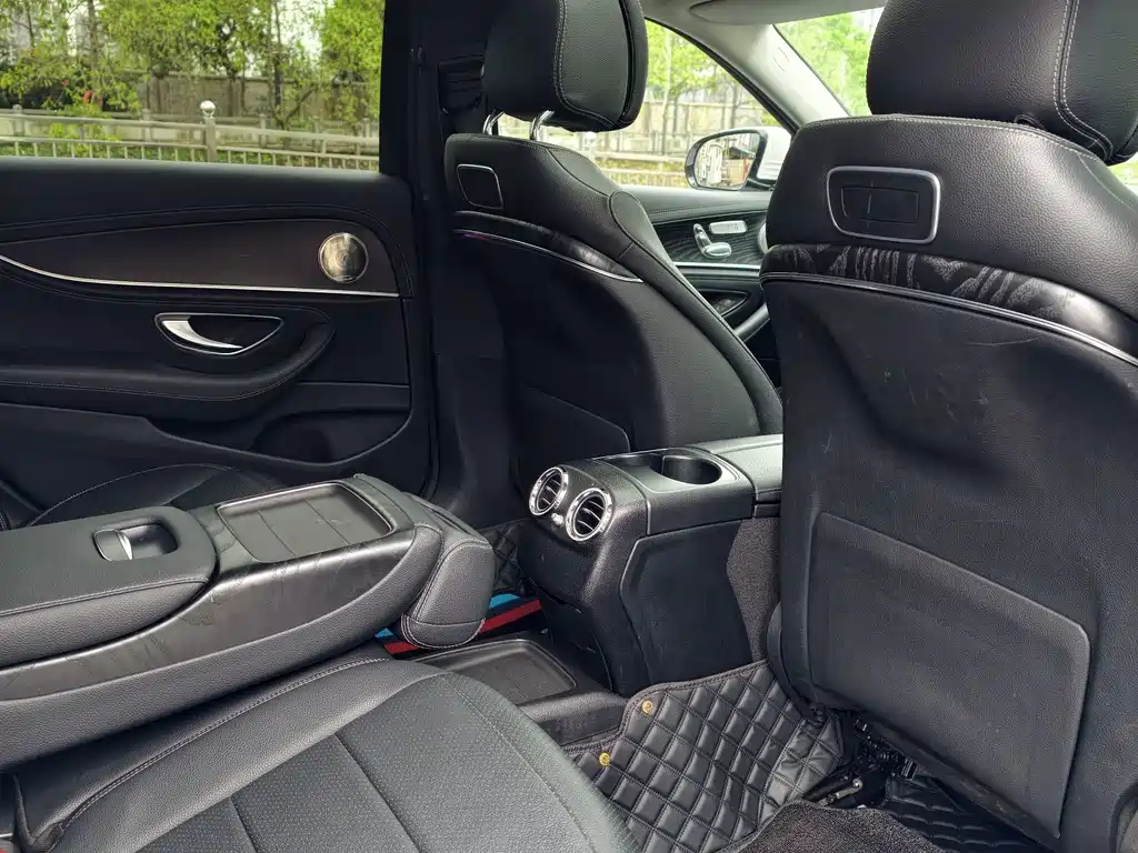 Mercedes-Benz E-Class 2019 — фото 14
