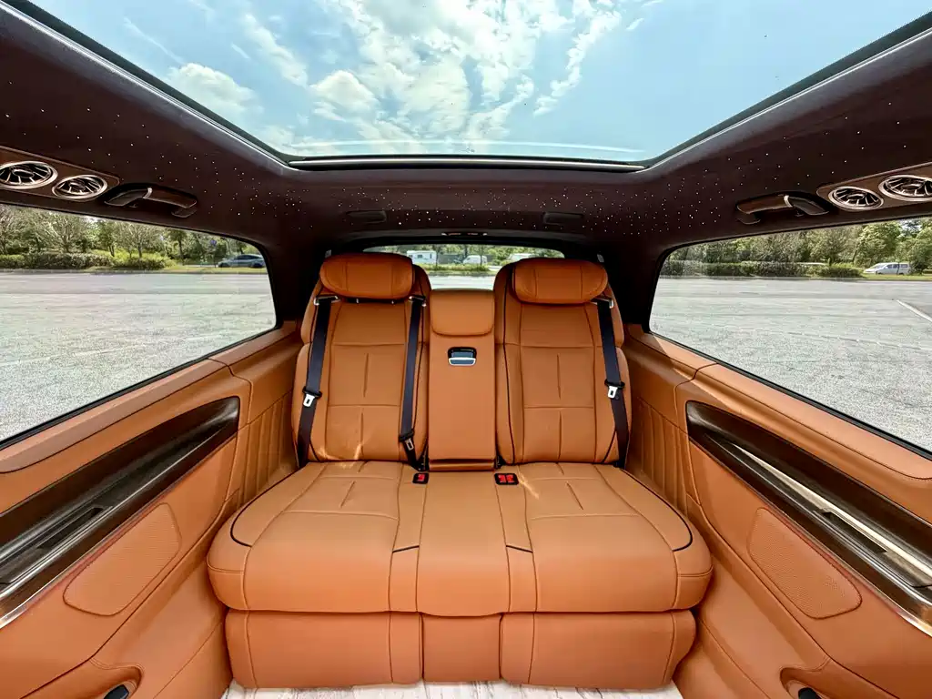 Mercedes-Benz V-Class 2022 — фото 18