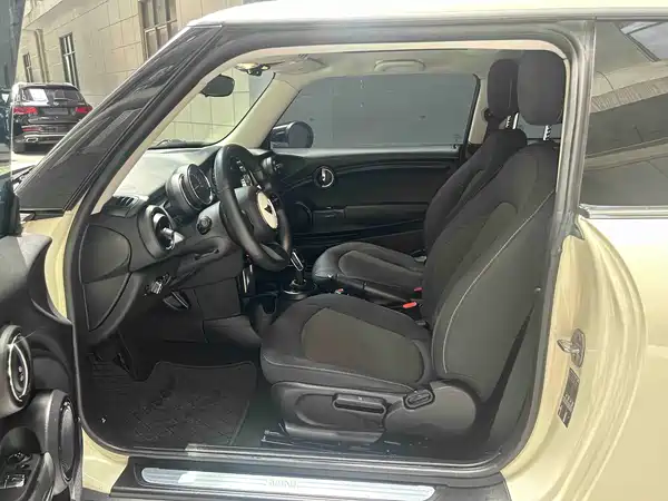 MINI MINI 2022