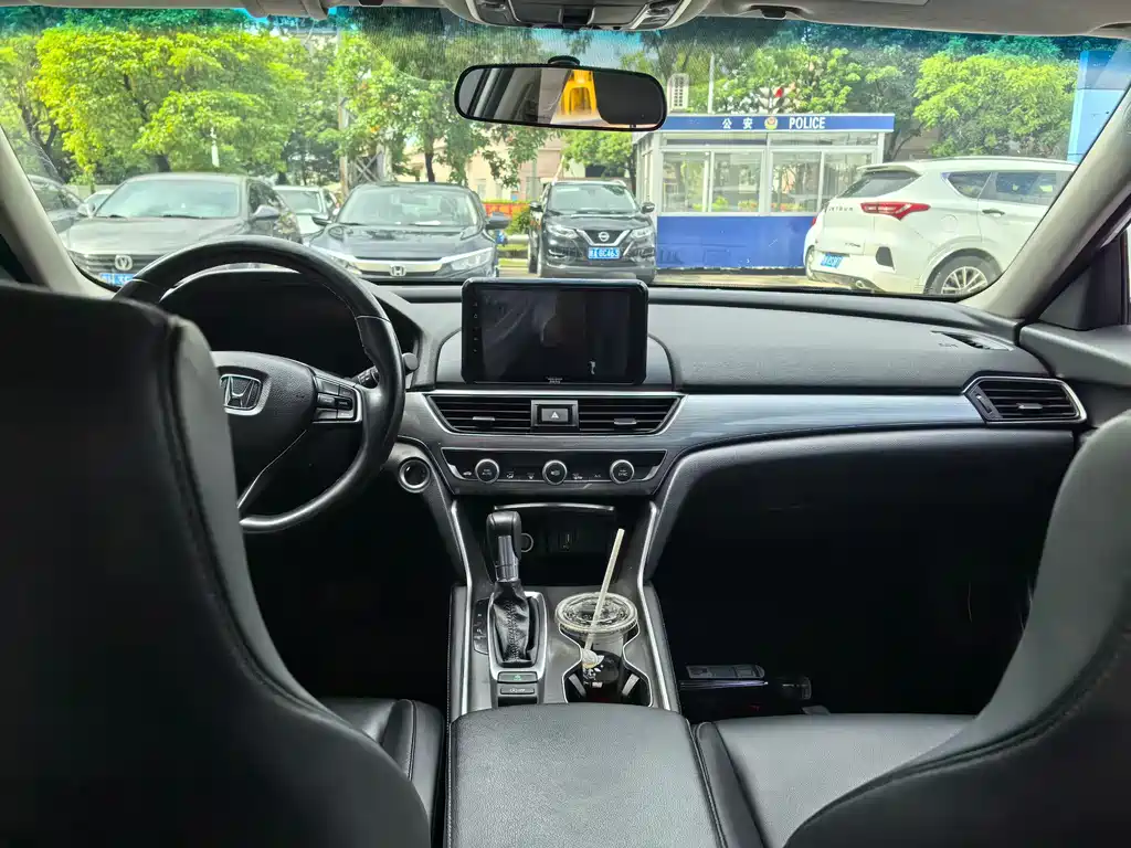 Honda Accord 2019 — фото 9