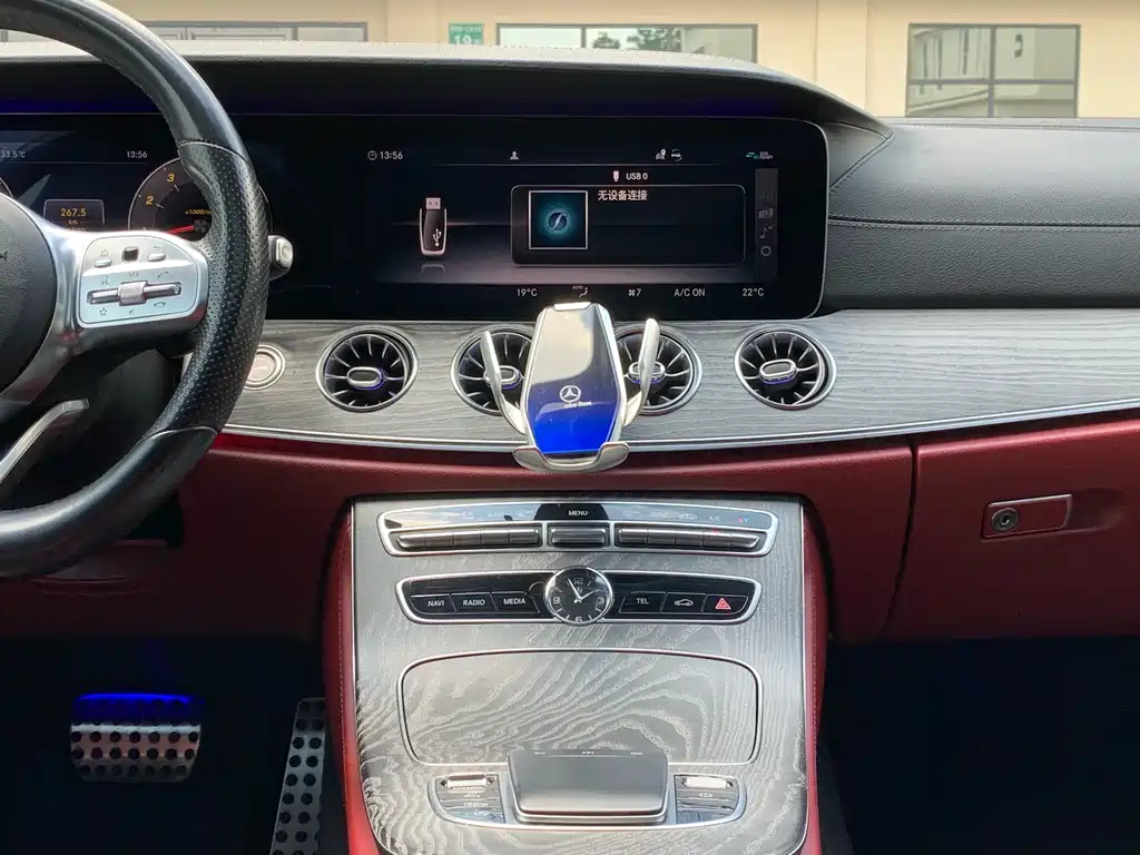 Mercedes-Benz CLS 2020 — фото 19