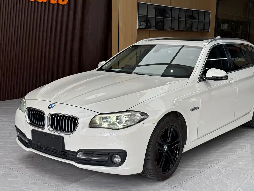 BMW 5 Series 2014 — фото 9