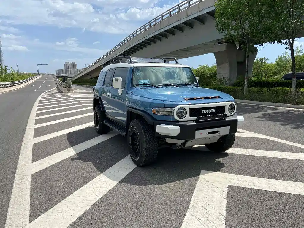 Toyota FJ Cruiser 2020 — фото 3
