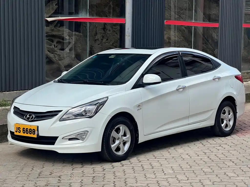 Hyundai Verna 2016