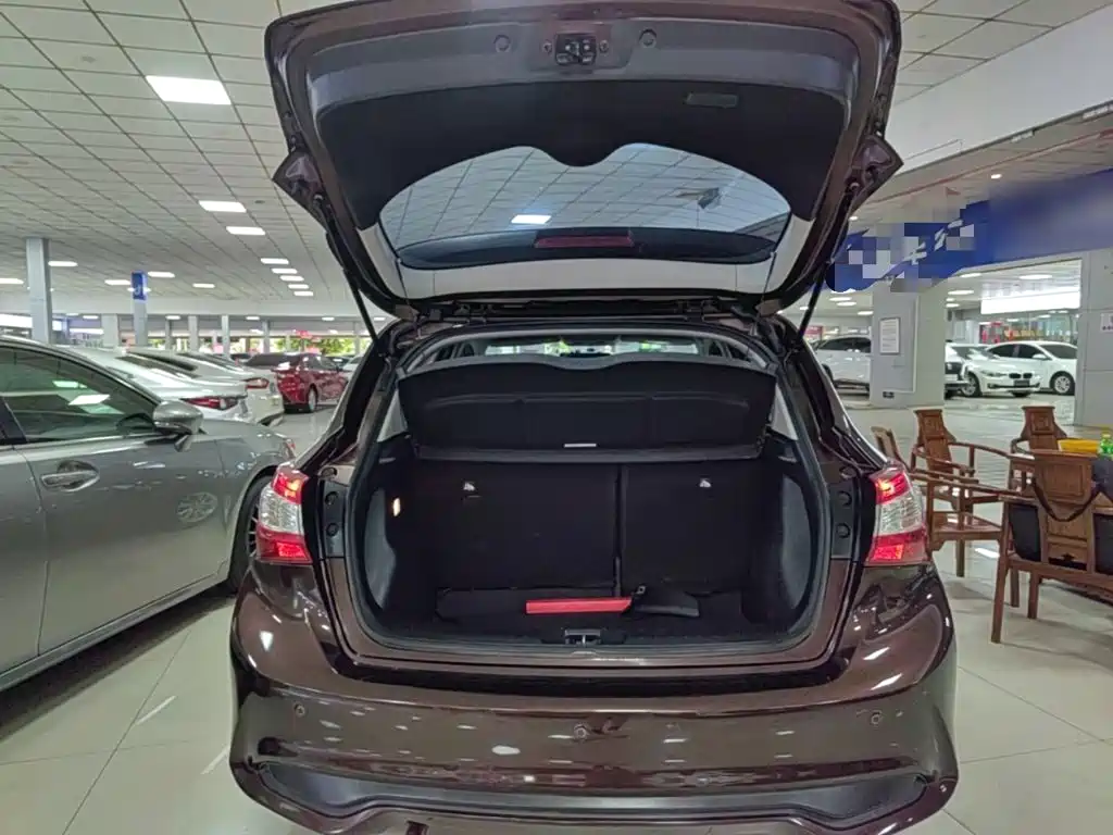 Nissan Tiida 2019 — фото 19