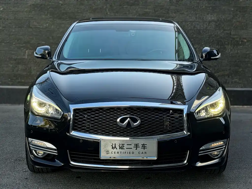 Infiniti Q70 2018