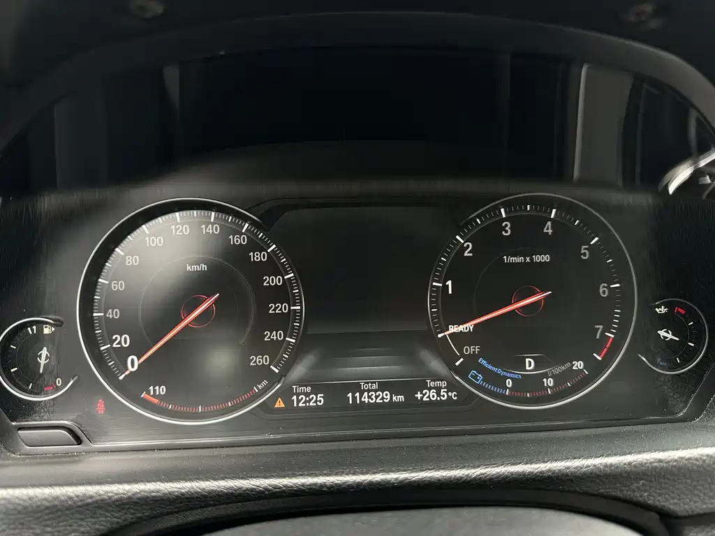 BMW 3 Series 2018 — фото 21