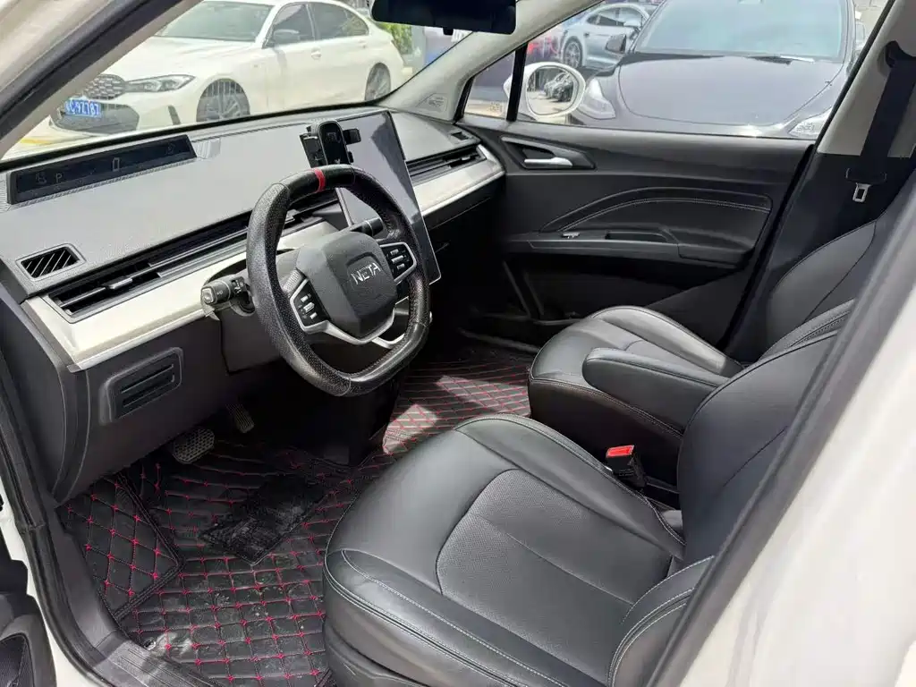 Neta V 2022