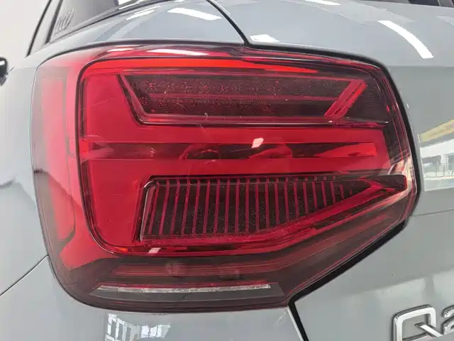 Audi Q2L 2022 — фото 10