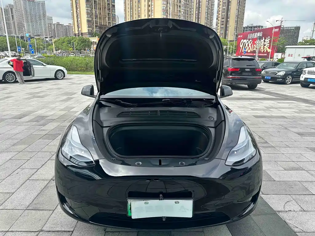 Tesla Model Y 2023 — фото 9