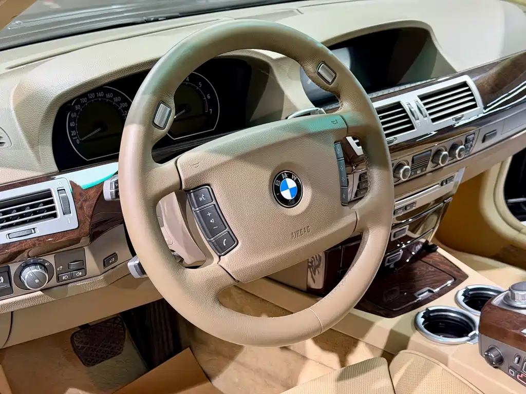 BMW 7 Series 2006 — фото 10