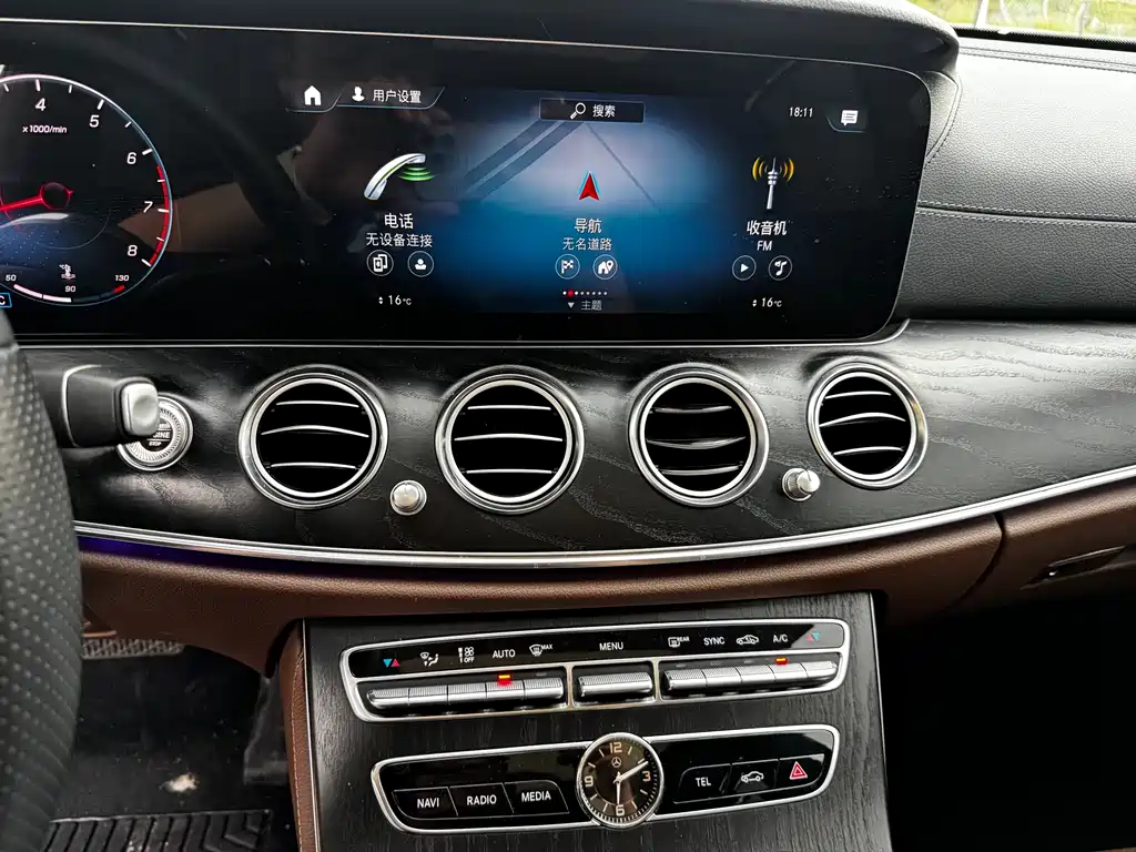 Mercedes-Benz E-Class 2019 — фото 8