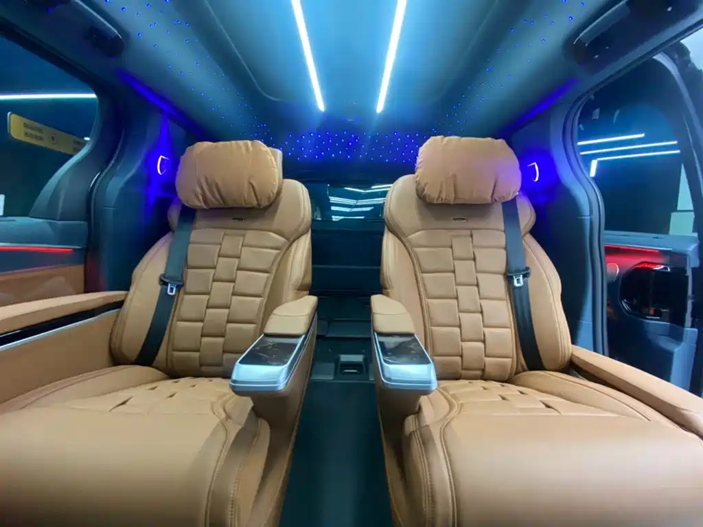 Toyota Granvia — фото 28