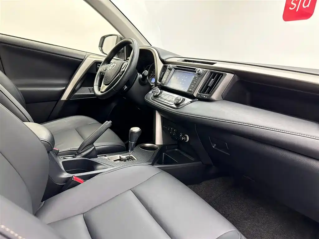 Toyota RAV4 2015 — фото 16