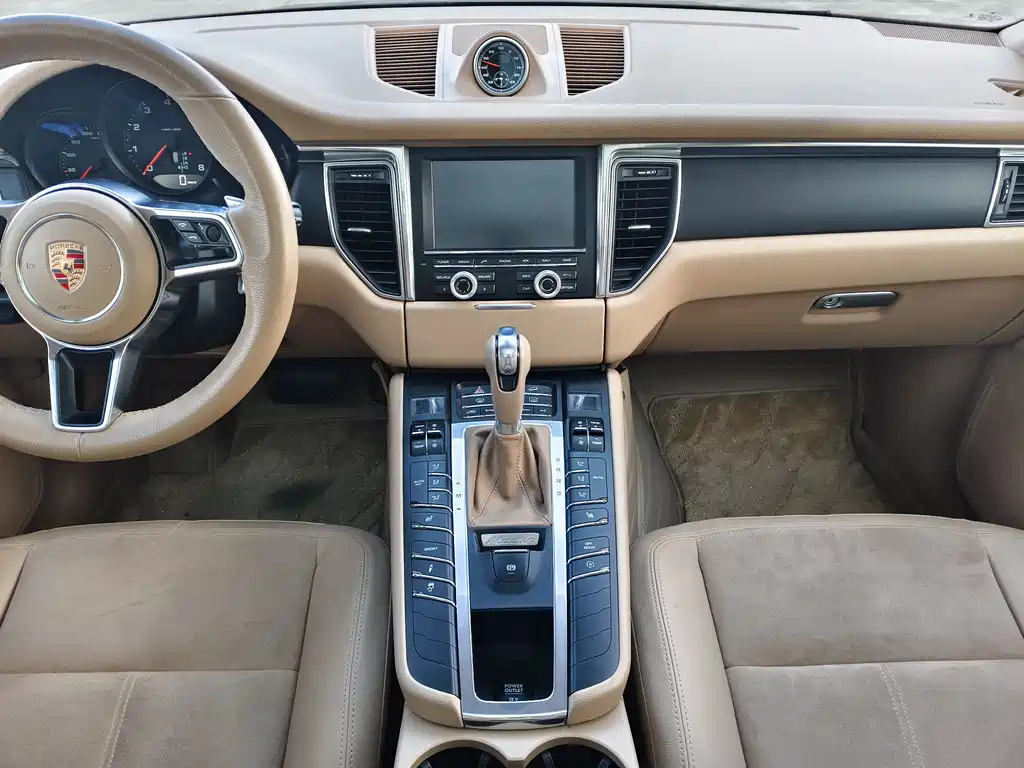 Porsche Macan 2015 — фото 14