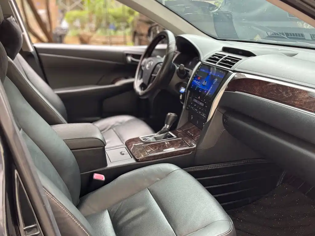 Toyota Camry 2017 — фото 14