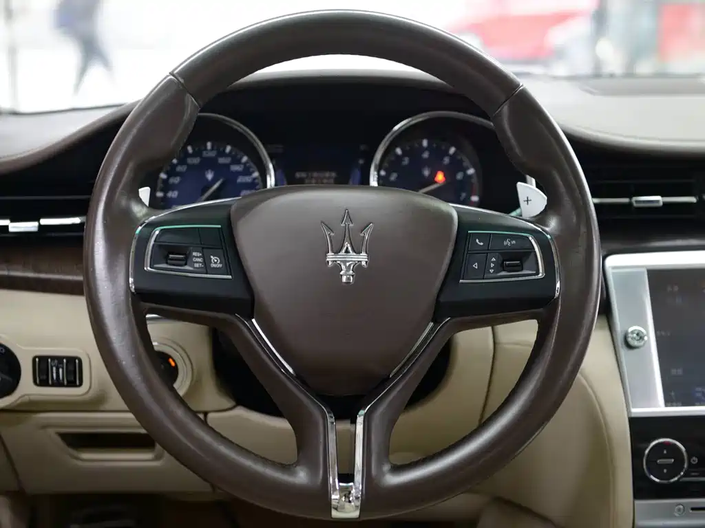 Maserati Quattroporte 2014 — фото 14