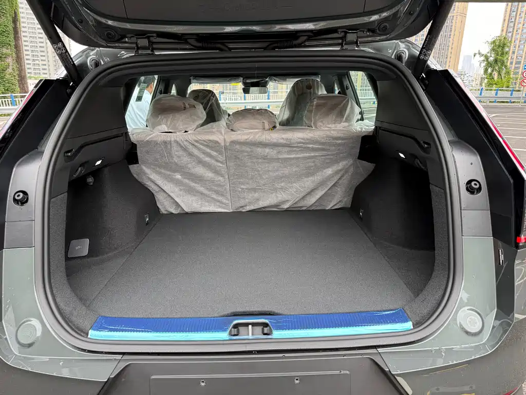 Volvo XC70 PHEV 2026 — фото 14