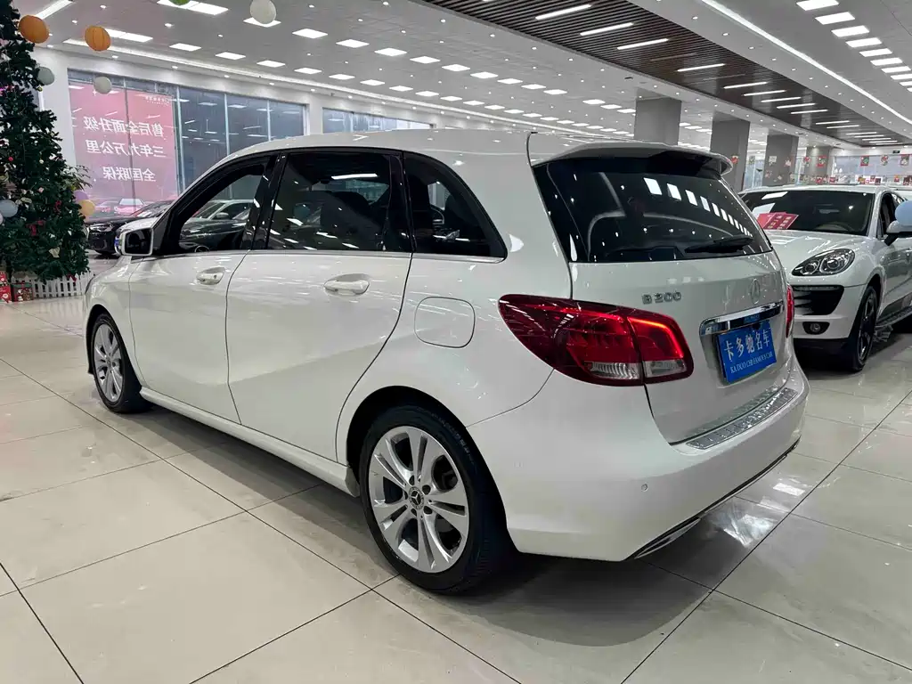 Mercedes-Benz B-Class 2018 — фото 13