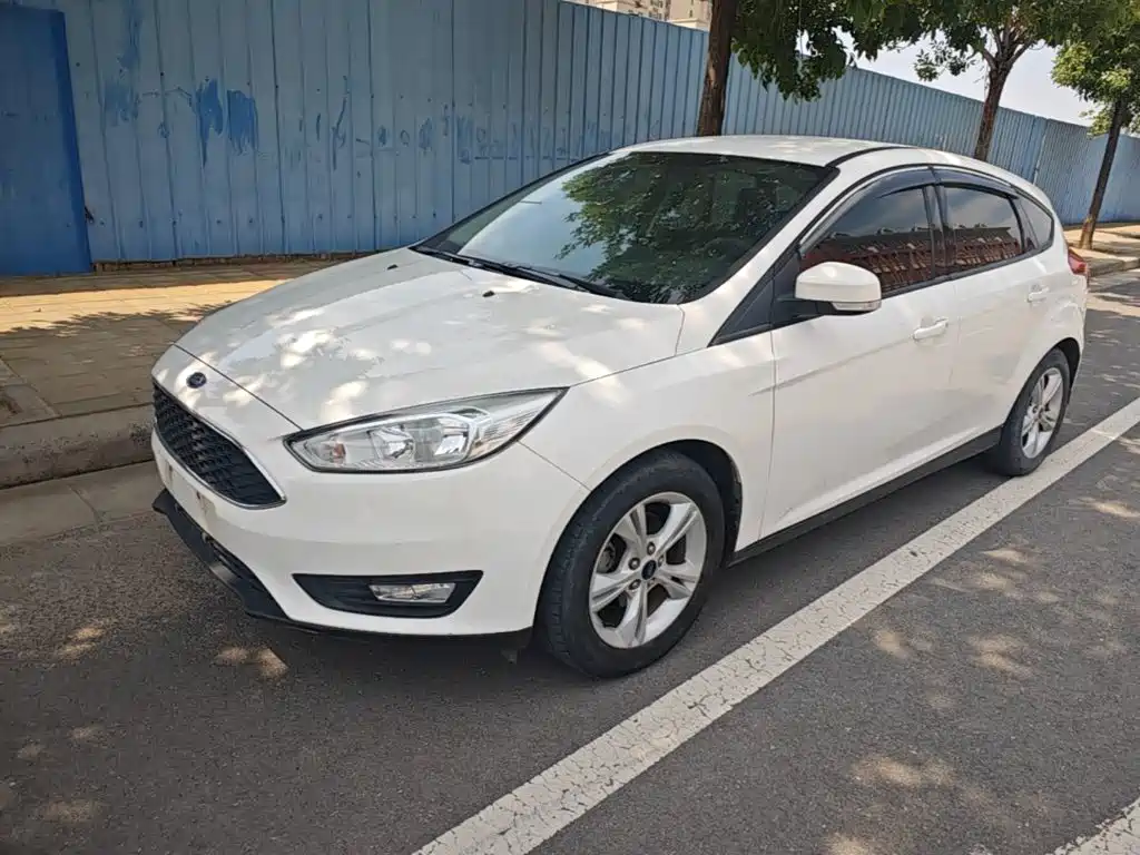 Ford Focus 2017 — фото 1