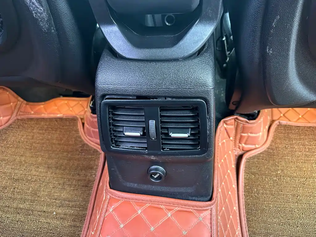 BMW X1 2017 — фото 13