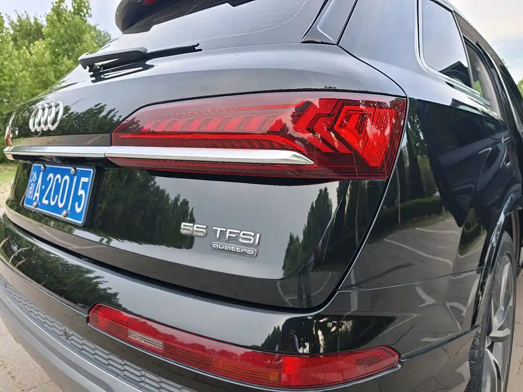 Audi Q7 2023 — фото 34