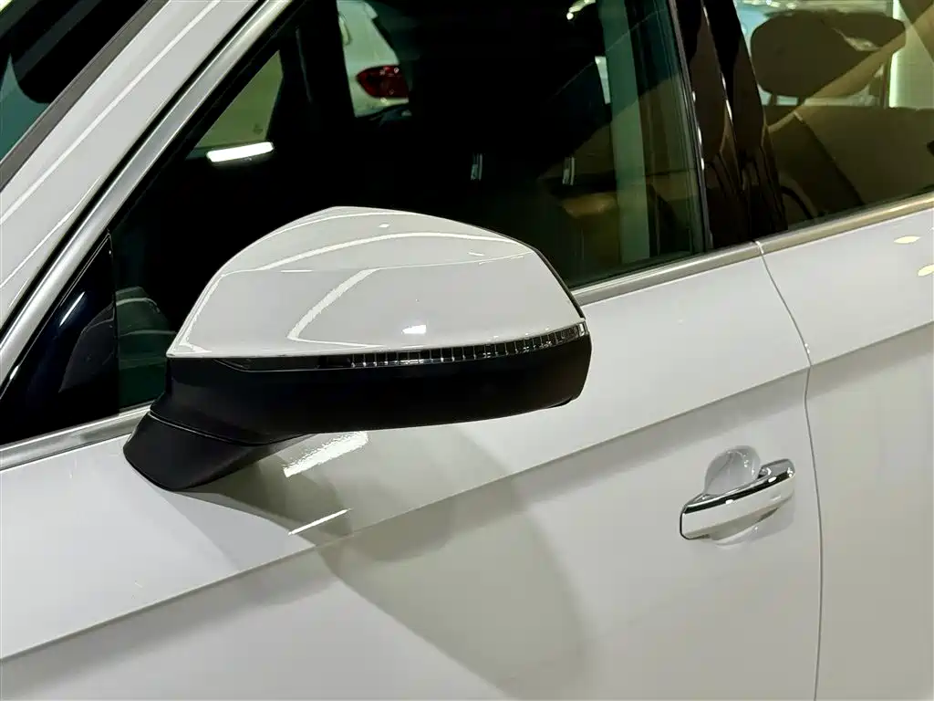 Audi Q5L 2022 — фото 13