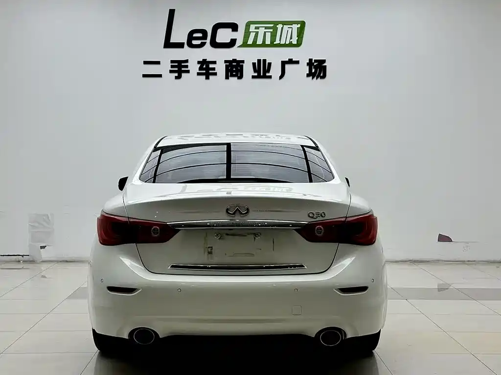 Infiniti Q50L 2017 — фото 18