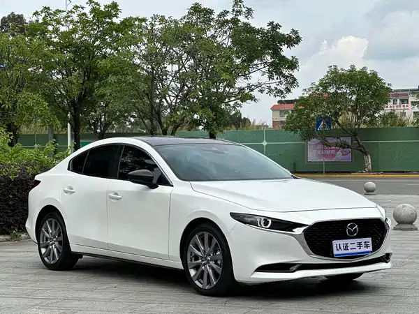 Mazda 3 Axela 2023