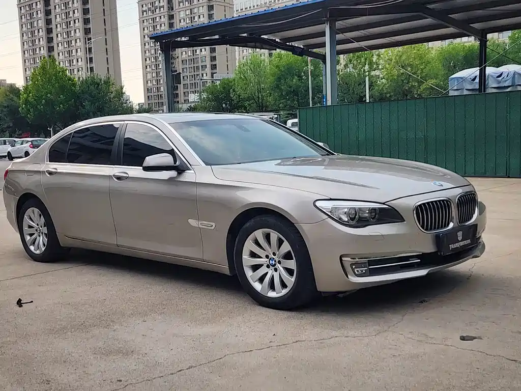 BMW 7 Series 2009 — фото 2