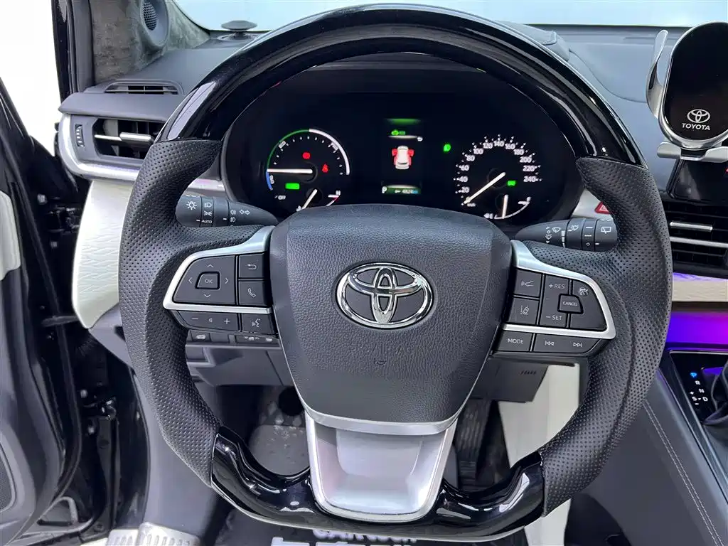 Toyota Sienna 2024 — фото 17