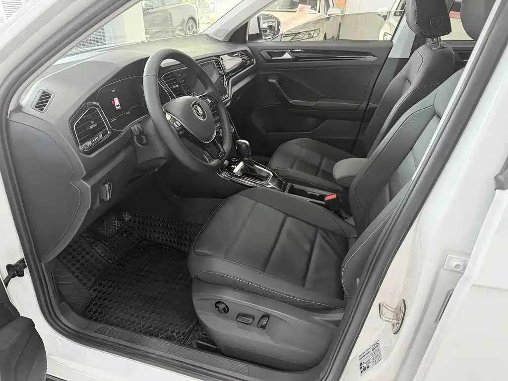 Volkswagen T-Roc 2023