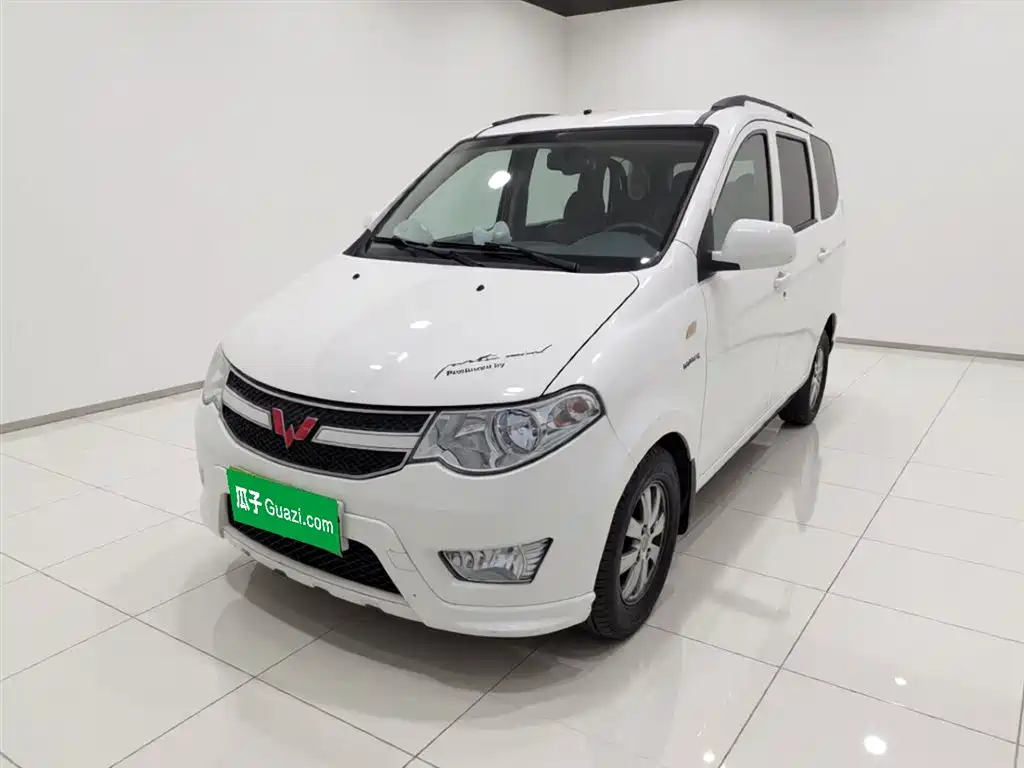 Wuling Hongguang 2017 — фото 1