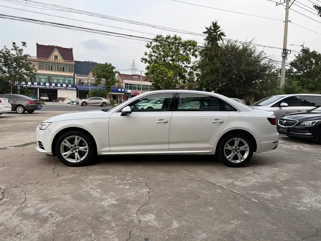 Audi A4L 2017